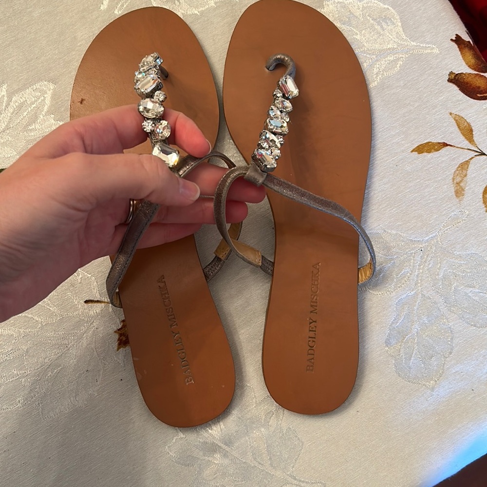 NWOT Badgley Mischka Jeweled Thong Flip Flops Women’s size 10
